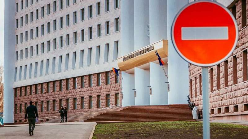 Парламент Молдавии одобрил введение режима ЧП из-за энергокризиса