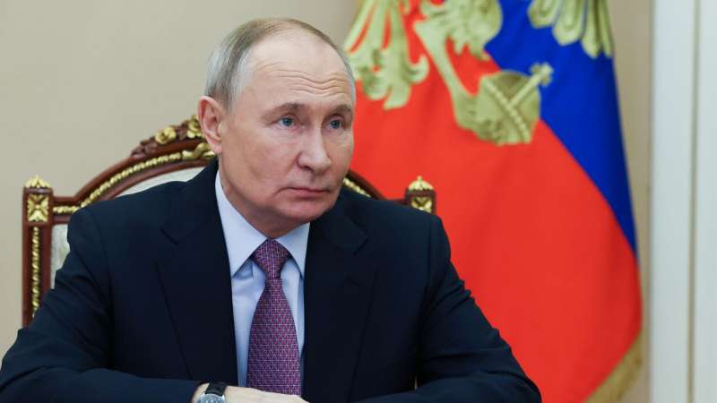 Путин призвал отвечать на информационные атаки со стороны Запада