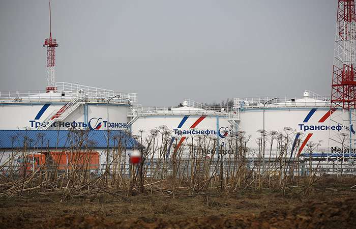 "Транснефть" заявила о штатных поставках по российскому участку "Дружбы"