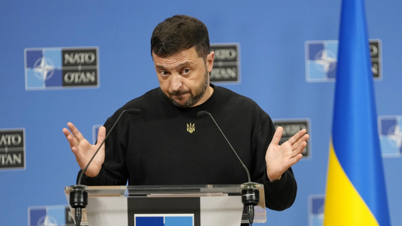 "Он не имеет права": на Украине возмутились из-за решения Зеленского