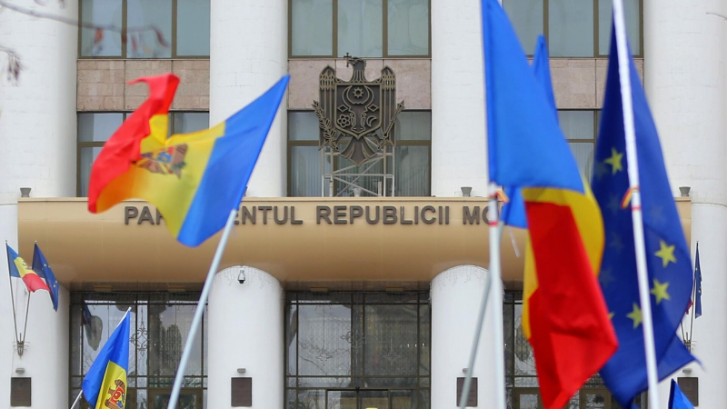 В Молдавии выдвинули вотум недоверия правительству